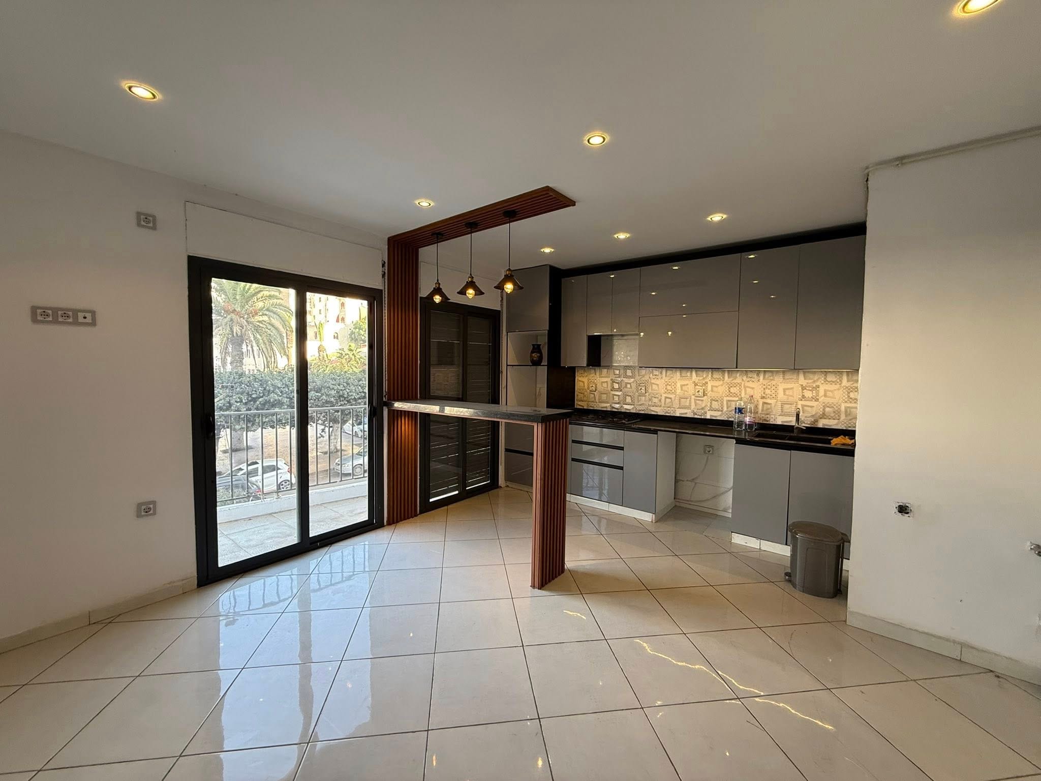 Appartement F5 – Centre Ville, Oran