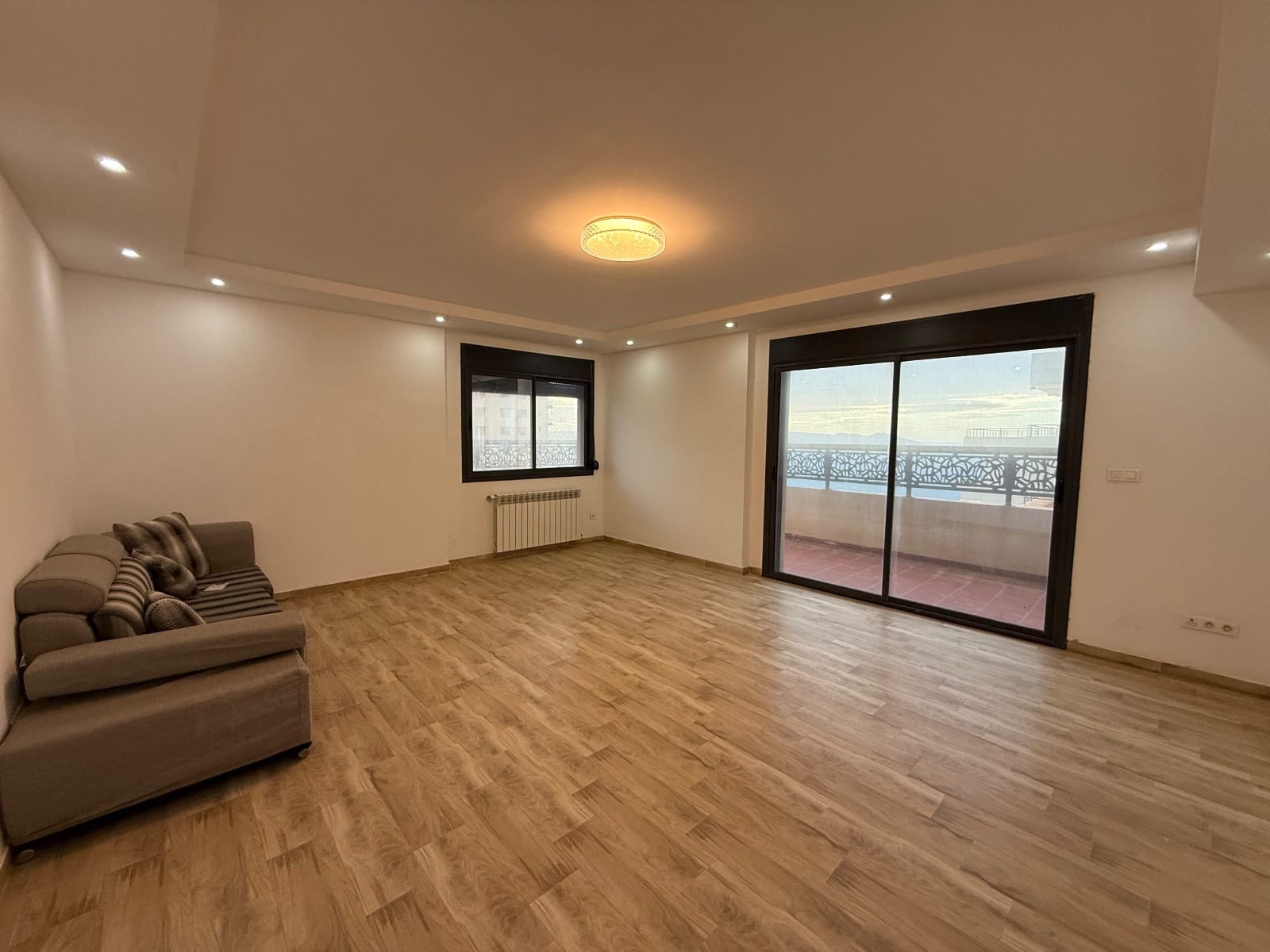 Appartement F4 – Frange Maritime, Oran