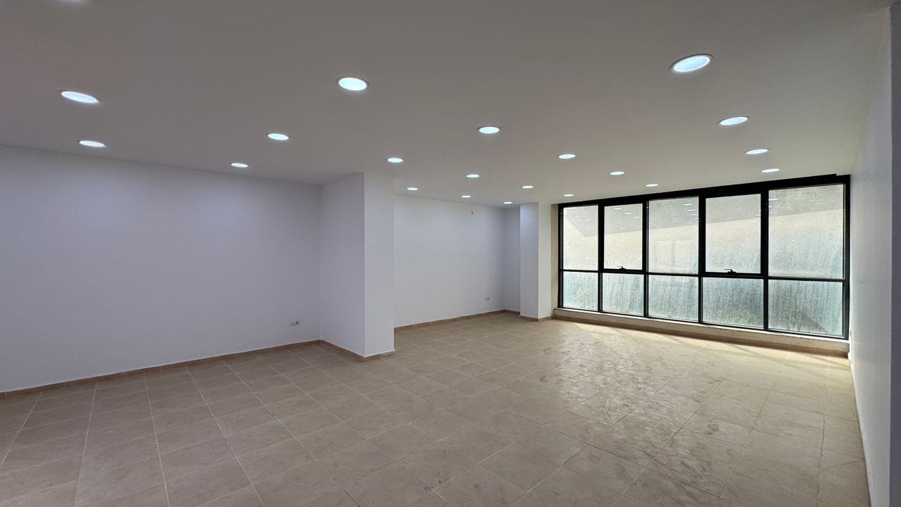 Bureau / Local – Avenue Sidi Shami, Oran