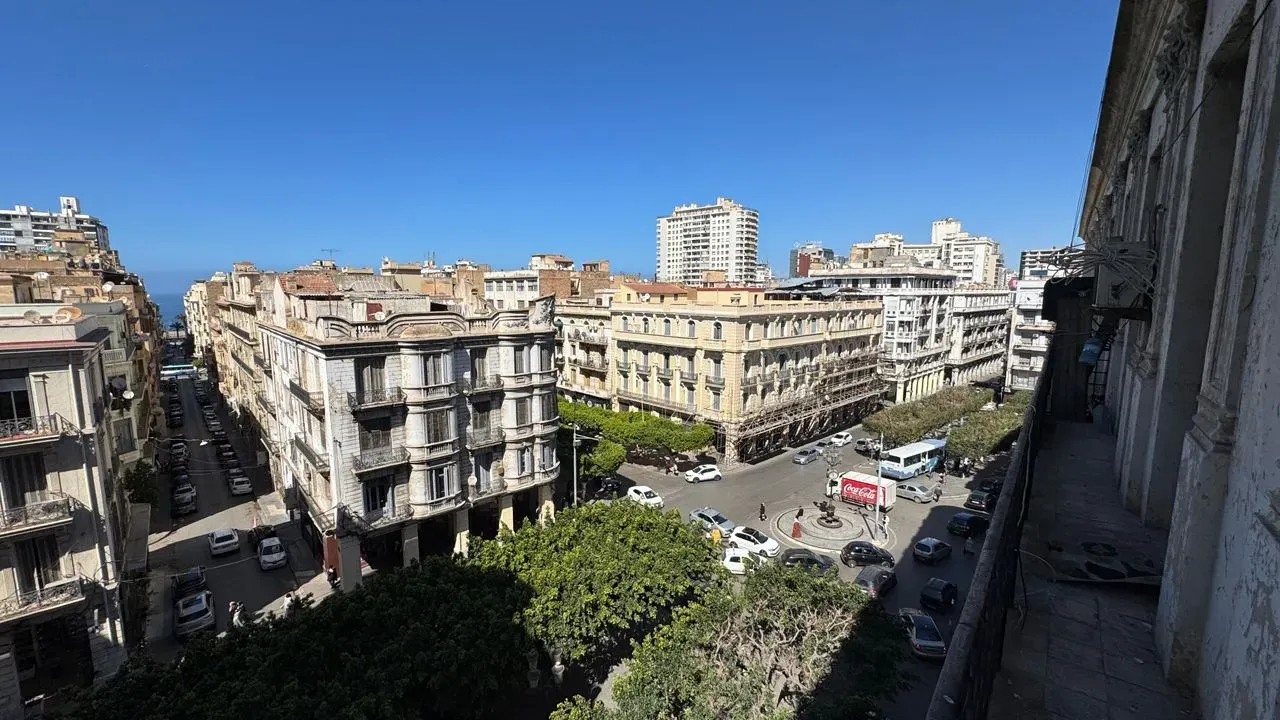 Appartement F5 – Place De Victoires, Oran
