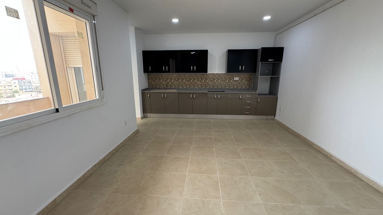 Appartement F4 – Avenue Sidi Chahmi, Oran