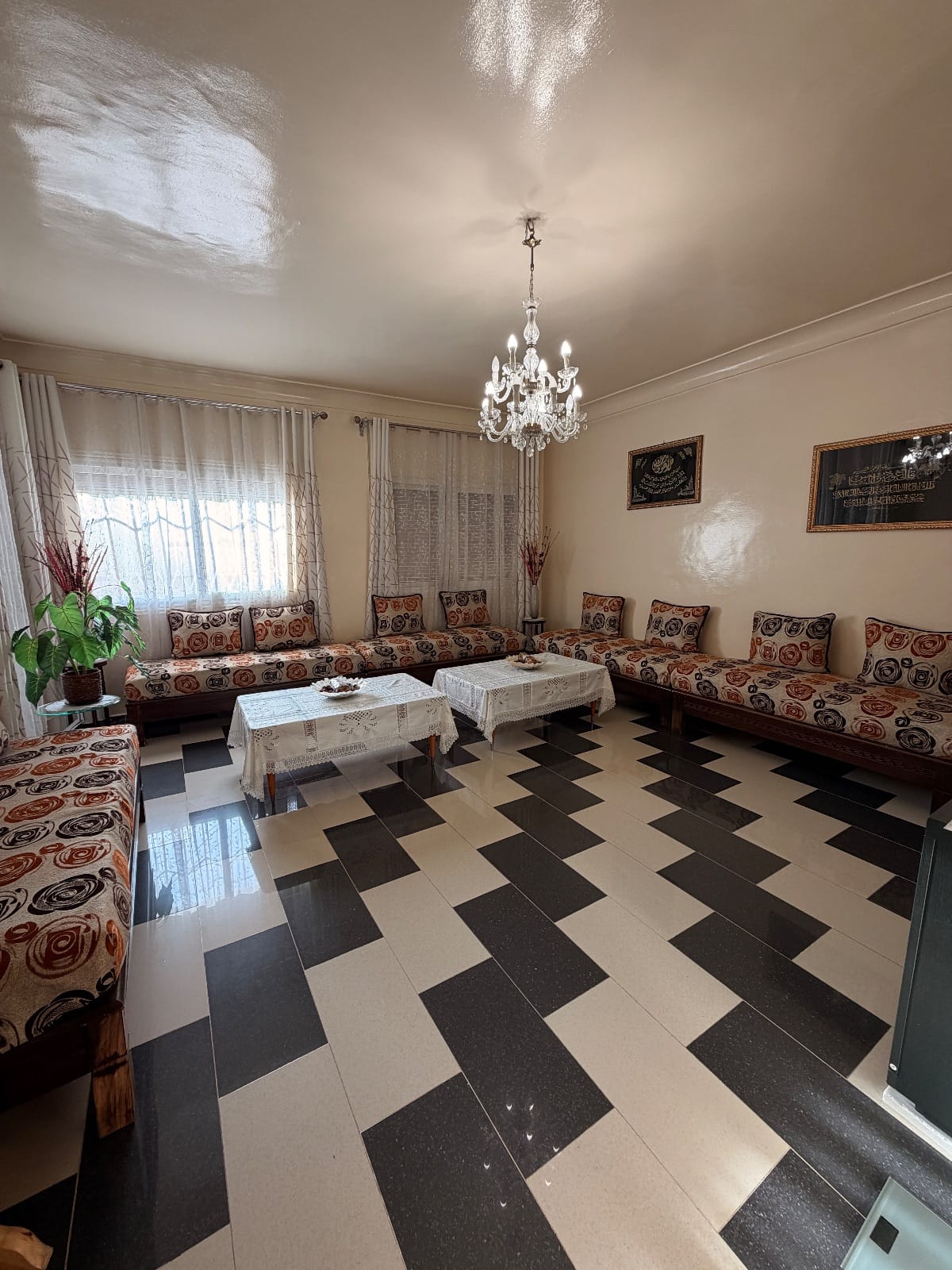 Villa commerciale – Lalofa, Oran